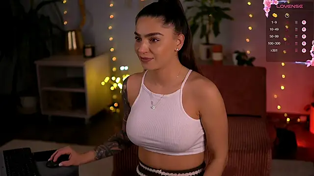 Snapshot of PureEllieX chatting on 03/14/26, 04:07 PureEllieX online show from 03/14/26, 04:07