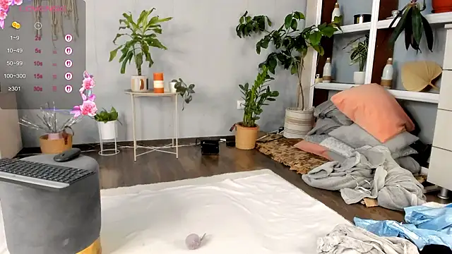 Snapshot of PureEllieX chatting on 03/16/26, 05:44 PureEllieX online show from 03/16/26, 05:44