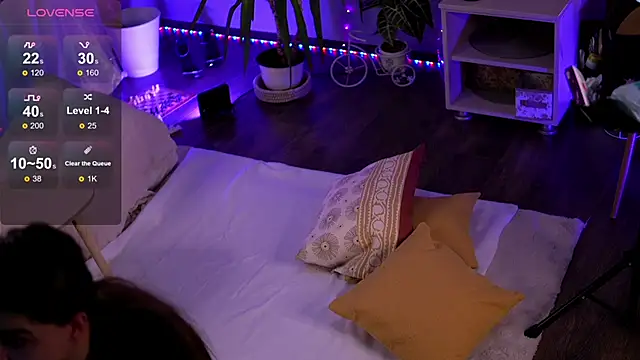 Snapshot of PureEllieX chatting on 04/18/26, 03:10 PureEllieX online show from 04/18/26, 03:10