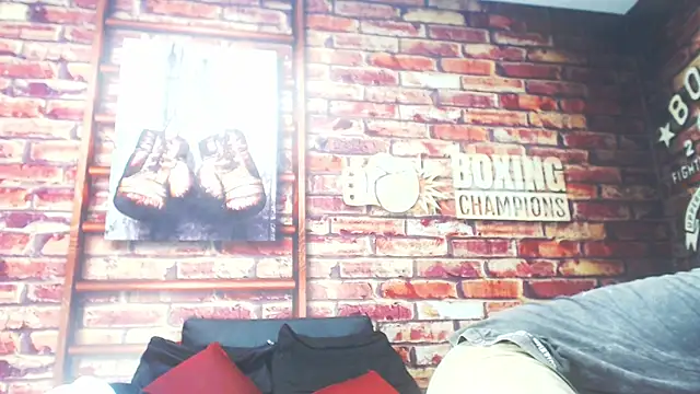 Snapshot of BlackAndAxel chatting on 04/08/26, 10:32 BlackAndAxel online show from 04/08/26, 10:32