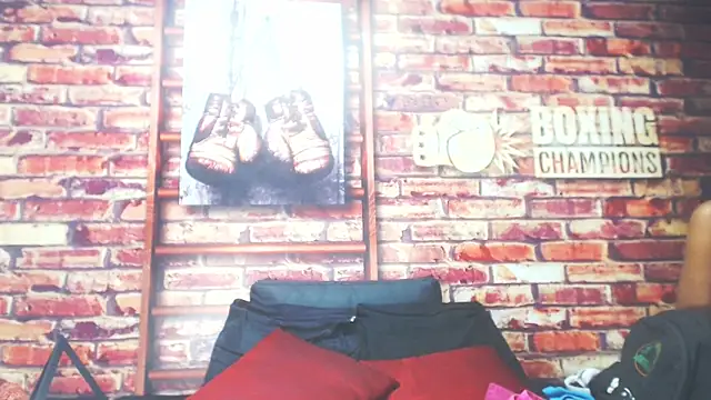 Snapshot of BlackAndAxel chatting on 04/14/26, 10:05 BlackAndAxel online show from 04/14/26, 10:05