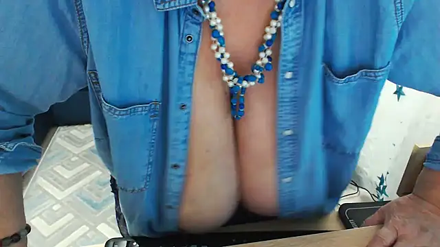 Snapshot of MatureMaiden chatting on 01/29/25, 01:38 MatureMaiden online show from 01/29/25, 01:38