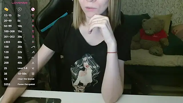 Snapshot of __Katherine___ chatting on 11/30/25, 03:27 Katherine online show from 11/30/25, 03:27