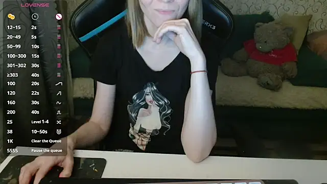 Snapshot of __Katherine___ chatting on 12/03/25, 03:21 Katherine online show from 12/03/25, 03:21