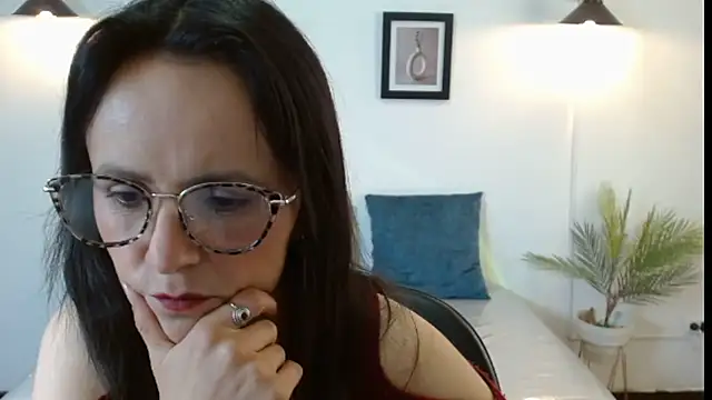 Juliana  lx online show from 12/05/25, 12:58