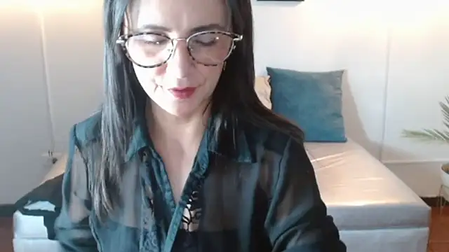 Snapshot of Juliana__lx chatting on 03/25/26, 01:50 Juliana lx online show from 03/25/26, 01:50