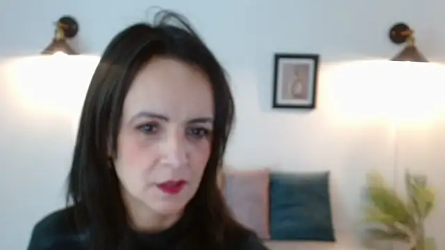 Snapshot of Juliana__lx chatting on 04/07/26, 01:44 Juliana lx online show from 04/07/26, 01:44