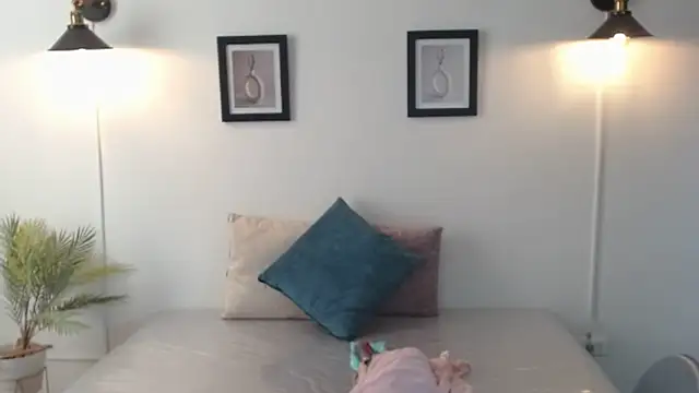 Snapshot of Juliana__lx chatting on 04/14/26, 02:01 Juliana lx online show from 04/14/26, 02:01