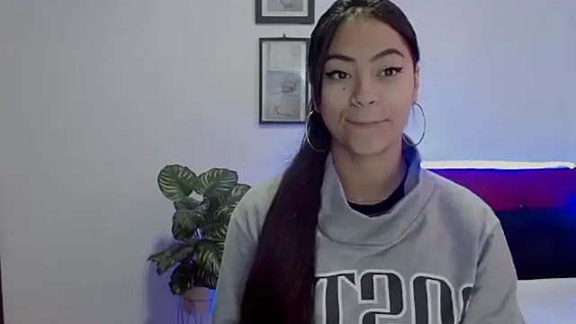 Snapshot of Juliana__lx chatting on 04/15/26, 02:02 Juliana lx online show from 04/15/26, 02:02