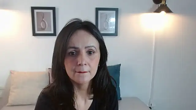 Snapshot of Juliana__lx chatting on 04/22/26, 01:45 Juliana lx online show from 04/22/26, 01:45