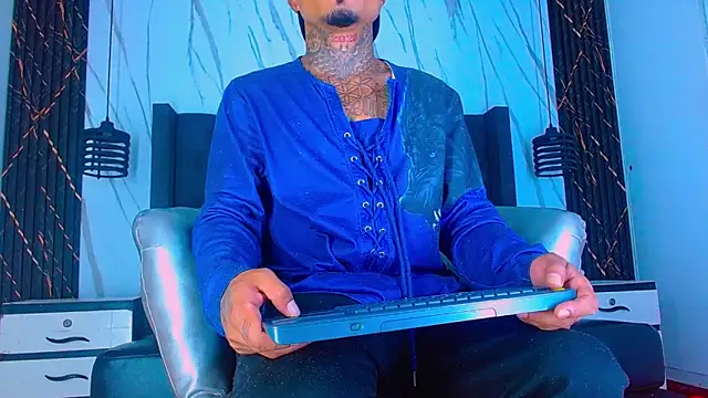 Hot Latino x online show from 02/17/26, 12:34