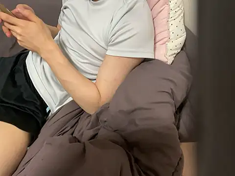 Snapshot of __kim chatting on 04/24/26, 03:14 kim online show from 04/24/26, 03:14