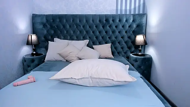 MonicaSway online show from 11/26/25, 03:57