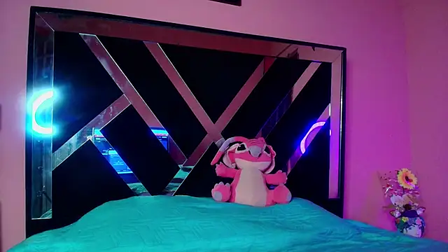 Snapshot of Venus2357 chatting on 03/16/26, 05:44 Venus2357 online show from 03/16/26, 05:44