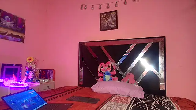 Snapshot of Venus2357 chatting on 04/06/26, 01:25 Venus2357 online show from 04/06/26, 01:25