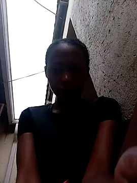 Snapshot of Sweethoneypot25 chatting on 12/17/25, 03:07 Sweethoneypot25 online show from 12/17/25, 03:07