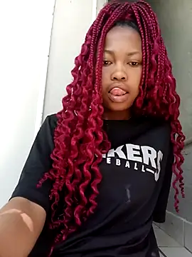 Snapshot of Sweethoneypot25 chatting on 02/05/26, 09:14 Sweethoneypot25 online show from 02/05/26, 09:14