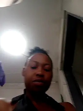 Snapshot of Sweethoneypot25 chatting on 03/01/26, 01:02 Sweethoneypot25 online show from 03/01/26, 01:02