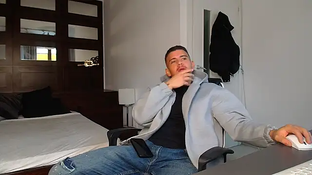 ElijahThorne online show from 02/03/26, 08:08