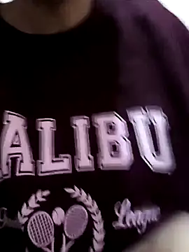 Snapshot of rimanoxe chatting on 11/20/25, 05:56 rimanoxe online show from 11/20/25, 05:56