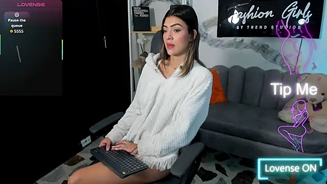 RenataMason online show from 12/19/25, 12:45