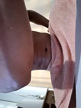 Snapshot of gymratbr chatting on 11/22/25, 12:15 gymratbr online show from 11/22/25, 12:15