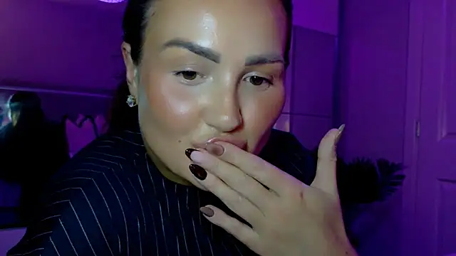 Snapshot of Ruby_brooksxo chatting on 12/18/25, 09:32 Ruby brooksxo online show from 12/18/25, 09:32