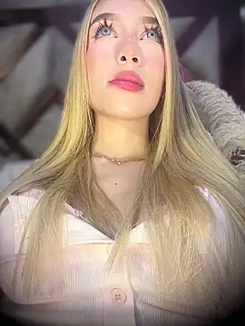 valeryfox   online show from 03/21/26, 12:59