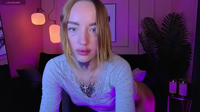 MarquiseMuse online show from 11/21/25, 09:30