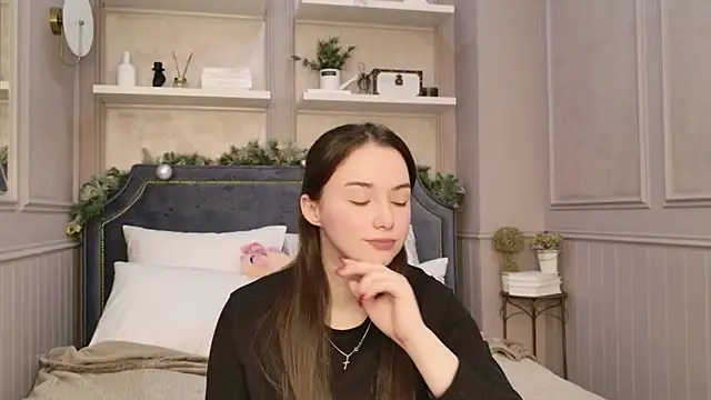 Amber Bond online show from 01/13/26, 05:46