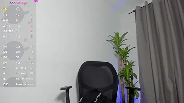 Catty Noir online show from 11/27/25, 09:39