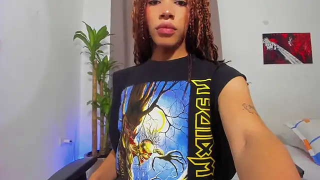 Catty Noir online show from 12/04/25, 07:55