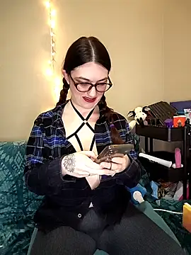 Snapshot of LaylaLucis chatting on 02/05/26, 11:20 LaylaLucis online show from 02/05/26, 11:20