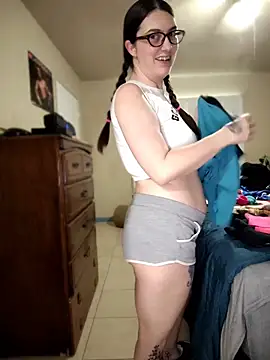 Snapshot of LaylaLucis chatting on 03/21/26, 10:02 LaylaLucis online show from 03/21/26, 10:02