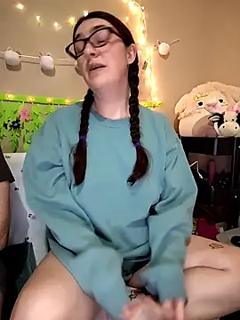 Snapshot of LaylaLucis chatting on 03/26/26, 05:13 LaylaLucis online show from 03/26/26, 05:13