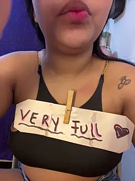 Snapshot of Brunette_Dirty_0limits chatting on 12/14/25, 08:46 Brunette Dirty 0limits online show from 12/14/25, 08:46