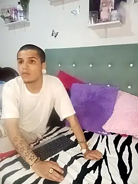 Snapshot of tammy_moon09_ chatting on 05/05/26, 08:33 tammy moon09 online show from 05/05/26, 08:33