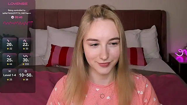Snapshot of Shy_Polly chatting on 05/15/26, 11:45 Shy Polly online show from 05/15/26, 11:45