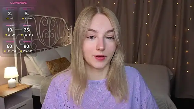 Snapshot of Shy_Polly chatting on 05/19/26, 12:05 Shy Polly online show from 05/19/26, 12:05