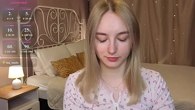 Snapshot of Shy_Polly chatting on 05/20/26, 12:06 Shy Polly online show from 05/20/26, 12:06