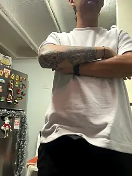 Snapshot of Yunaraa chatting on 11/30/25, 06:17 Yunaraa online show from 11/30/25, 06:17