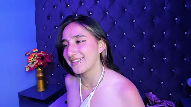 CharlotteStuart online show from 04/04/26, 04:11