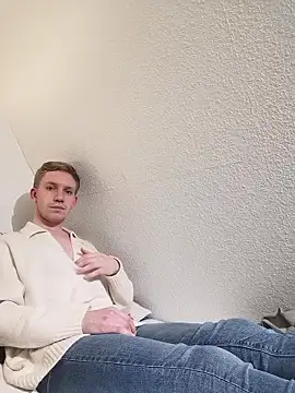 Snapshot of Hannah9708 chatting on 01/10/26, 08:43 Hannah9708 online show from 01/10/26, 08:43