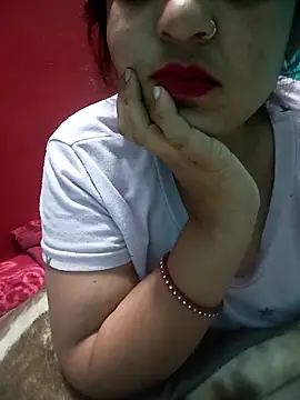 Snapshot of Priya_089 chatting on 11/28/25, 05:37 Priya 089 online show from 11/28/25, 05:37