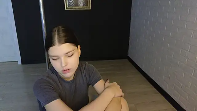 Sierra Maddison online show from 11/25/25, 06:13