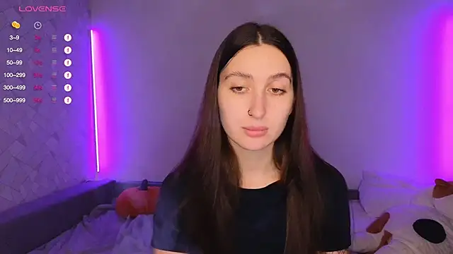 KikkyMi online show from 11/28/25, 08:22