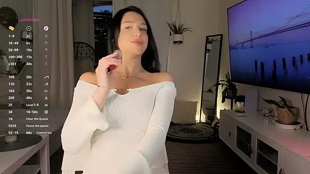 Snapshot of ShyColette chatting on 04/13/26, 07:58 ShyColette online show from 04/13/26, 07:58