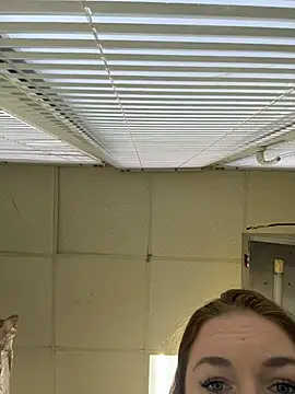 Snapshot of VaryaRose chatting on 12/01/25, 02:27 VaryaRose online show from 12/01/25, 02:27