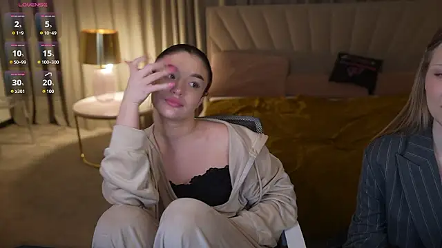 Snapshot of Charlotte_Dreams chatting on 02/04/26, 04:13 Charlotte Dreams online show from 02/04/26, 04:13