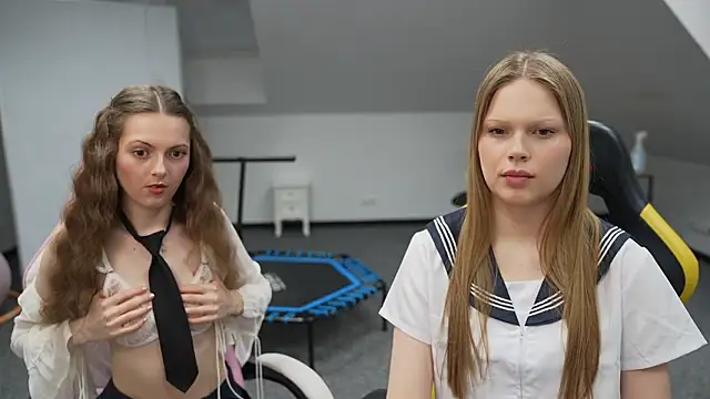 Snapshot of Charlotte_Dreams chatting on 02/17/26, 04:02 Charlotte Dreams online show from 02/17/26, 04:02